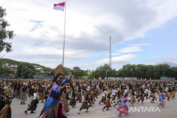 Rekor MURI tari Walijamaliha dengan jumlah penari terbanyak