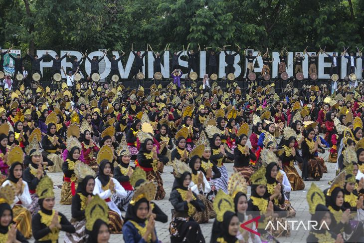 Rekor MURI tari Walijamaliha dengan jumlah penari terbanyak