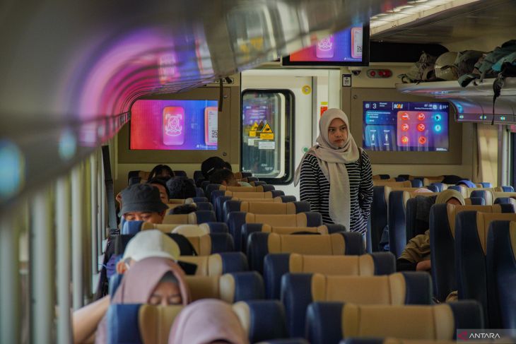 Antisipasi lonjakan penumpang kereta saat libur Nataru