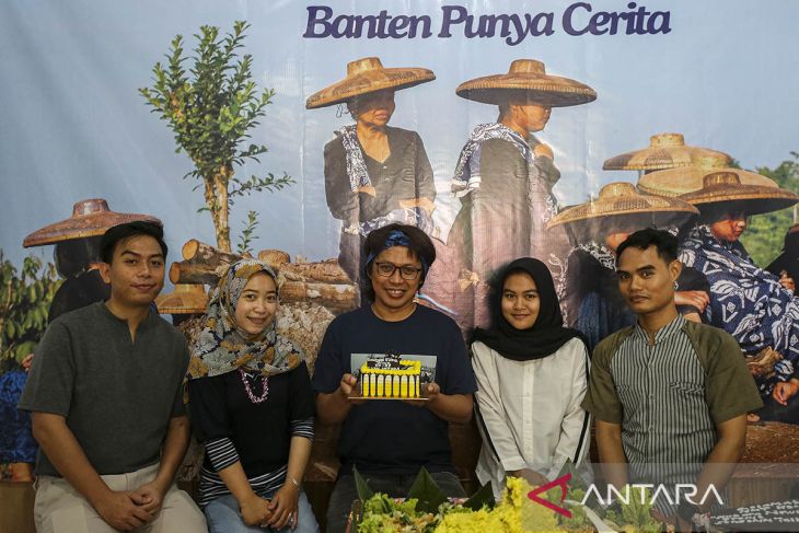 Alfamart rayakan HUT LKBN Antara ke-87 di Biro Antara