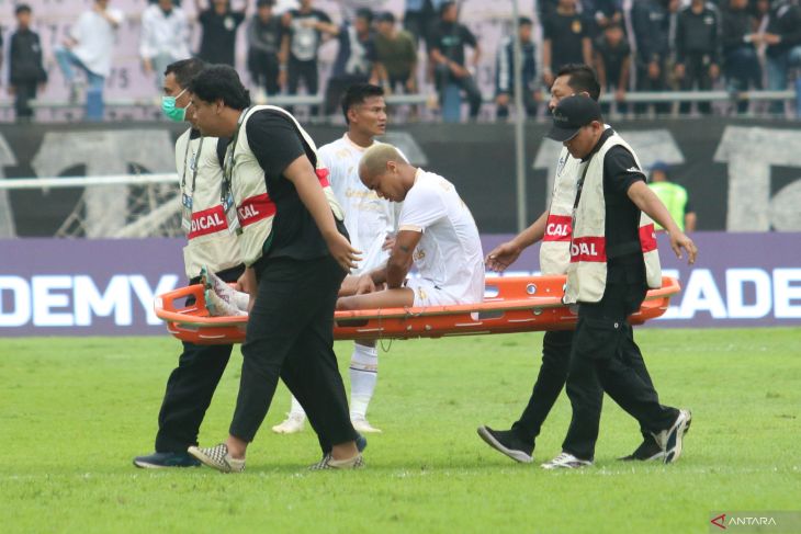 Persik Kediri melawan Arema FC