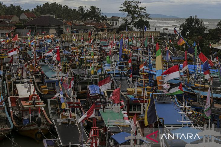 Dampak gelombang tinggi di perairan Banten