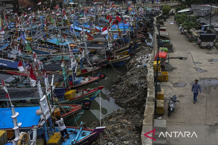 Dampak gelombang tinggi di perairan Banten