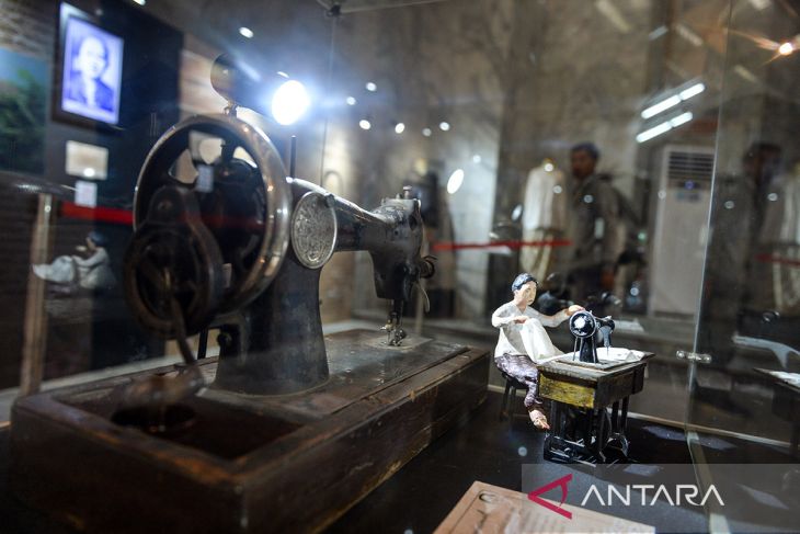 Pameran peninggalan Dewi Sartika