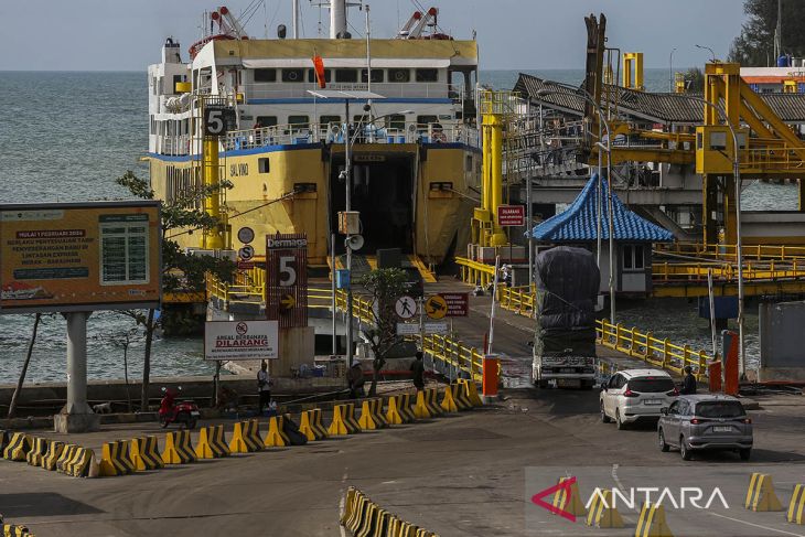 Dermaga 5 Pelabuhan Merak kembali beroperasi