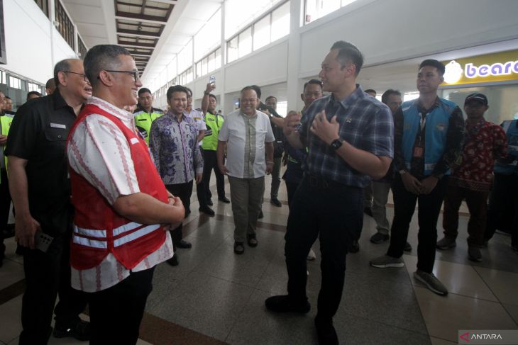 Menko IPK meninjau persiapan Bandara Juanda