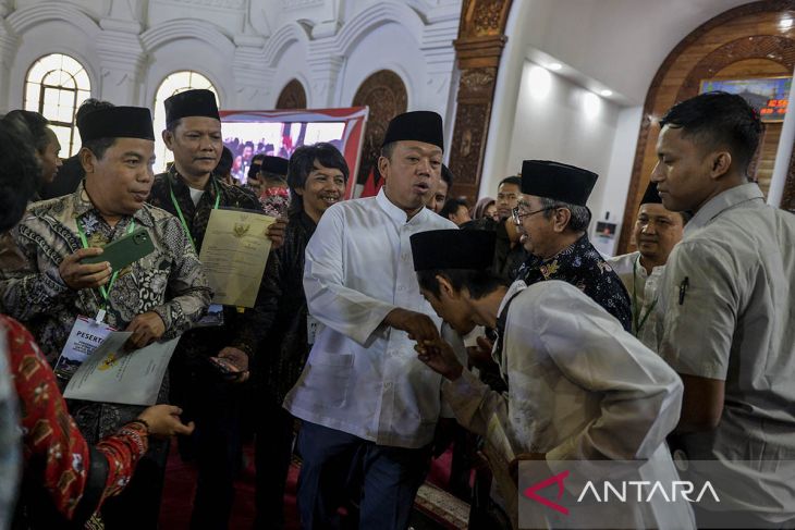 Menteri ATR/BPN serahkan sertipikat tanah di Banten