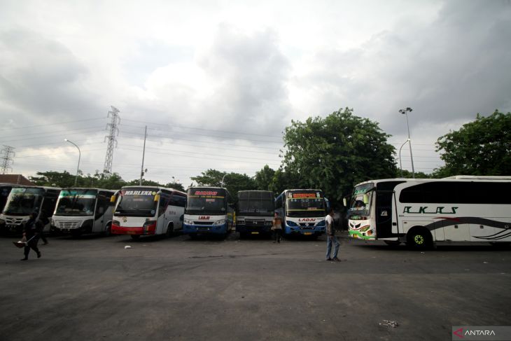 Penambahan armada angkutan natal dan tahun baru di Terminal Purabaya