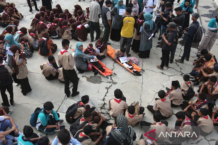 FOTO - Tsunami drill jelang peringatan 20 tahun tsunami Aceh