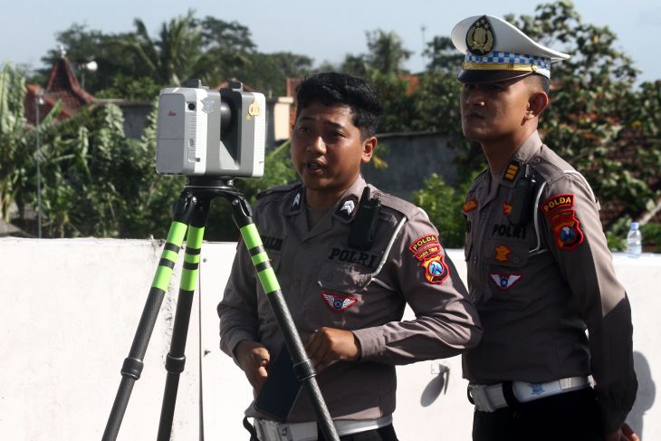 Olah TKP Kecelakaan di tol Malang