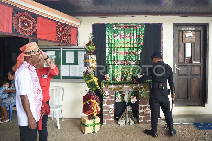 Sterilisasi gereja jelang Misa Natal di Samarinda