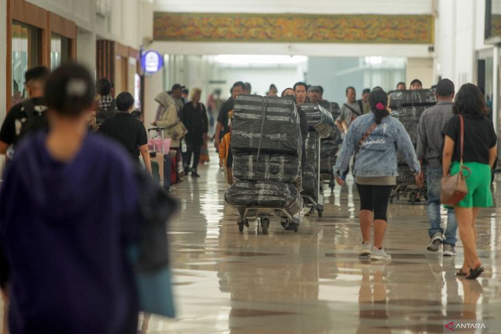 Kenaikan penumpang di Bandara Juanda jelang libur akhir tahun