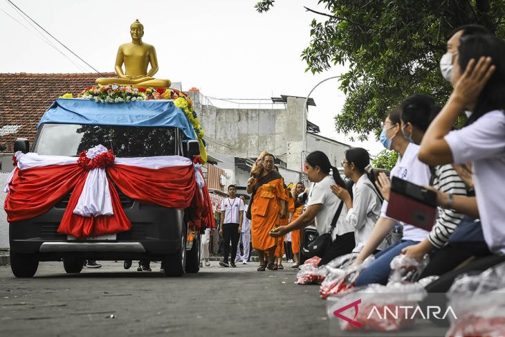 Biksu Thudong Pabajja Samanera di Tangerang