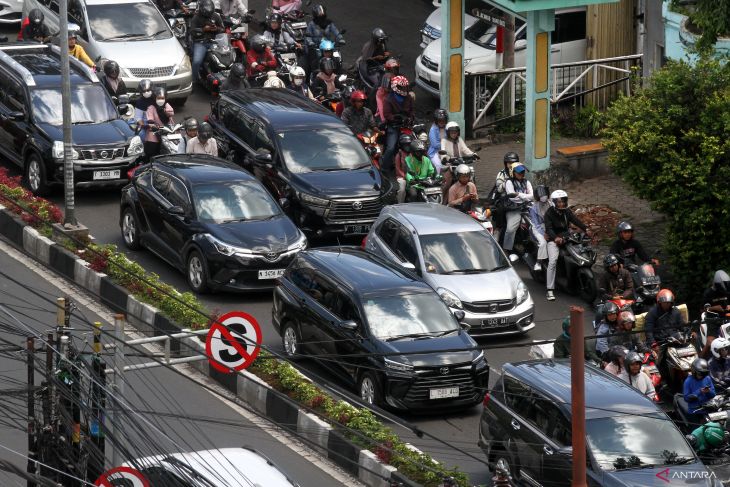 Titik kemacetan arus lalu lintas jelang tahun baru di Malang