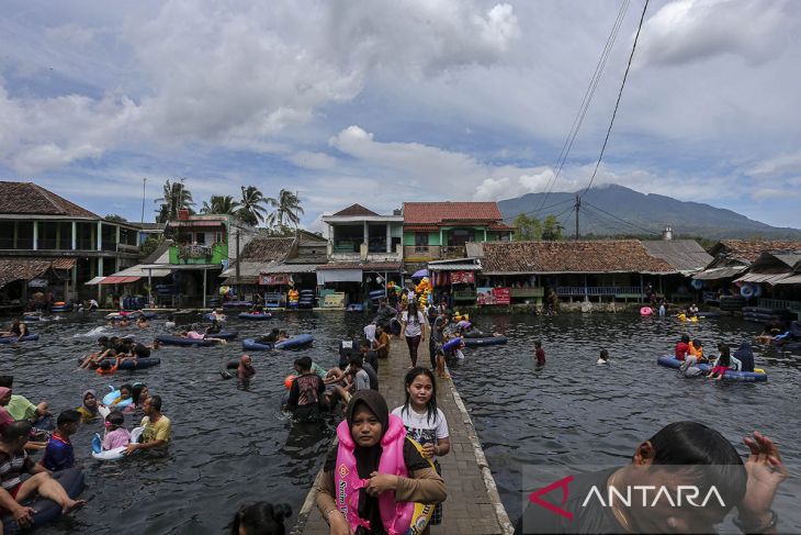 Wisata alam Cikoromoy di Pandeglang