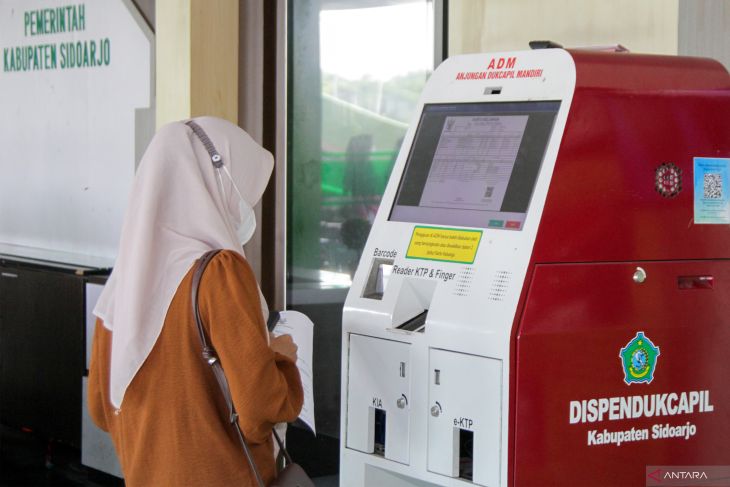 Kunjungan kerja Wamen Komdigi di Sidoarjo