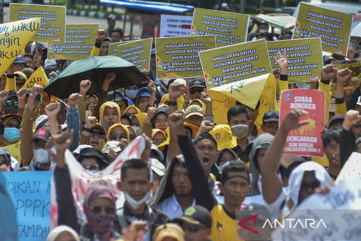 Aksi tenaga honorer Kabupaten Serang