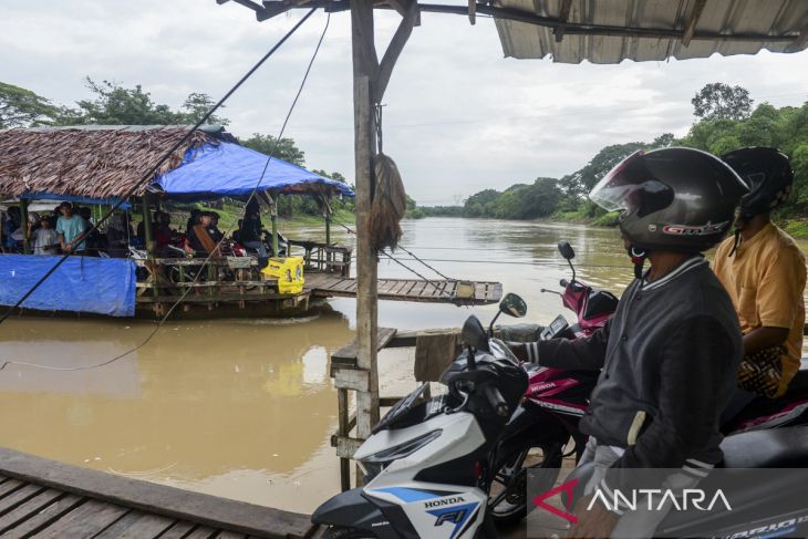 Jasa penyeberangan perahu eretan di Kabupaten Serang