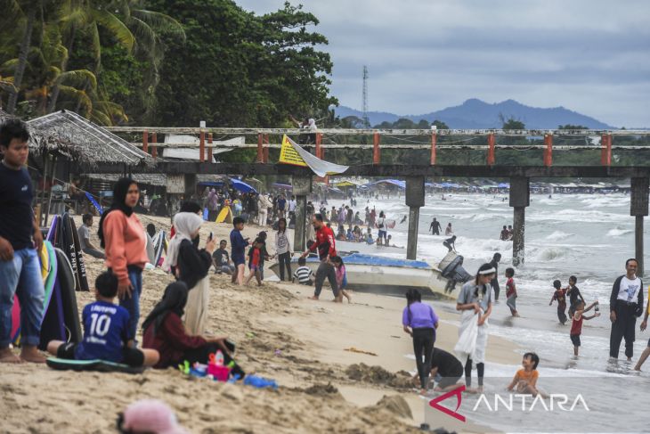 Libur panjang di wisata pantai Anyer