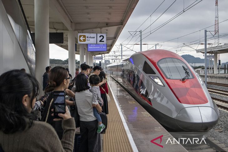 Jumlah penumpang harian terbanyak kereta cepat Whoosh