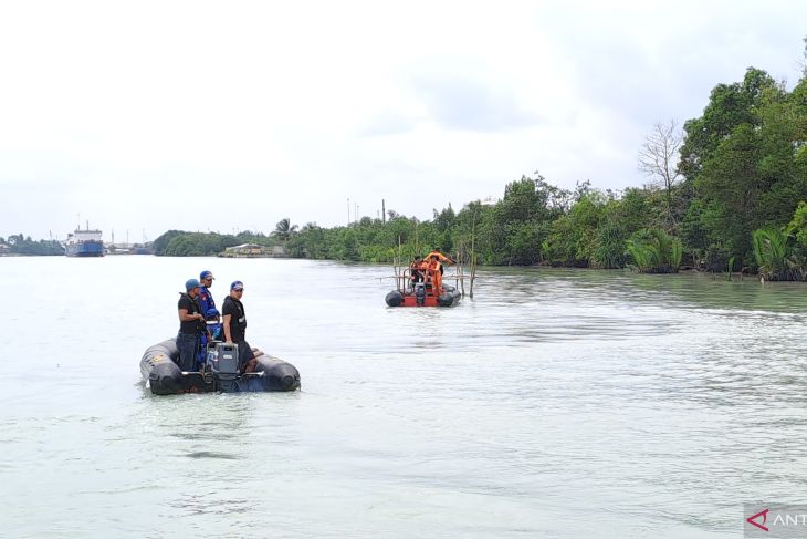 Pencarian anak diterkam buaya di perairan Muara Pangkalbalam