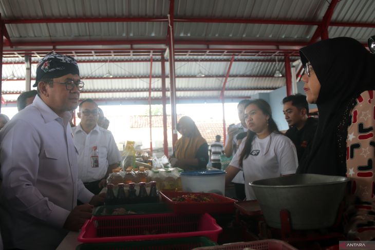 Mendag resmikan pasar tradisional di Blitar