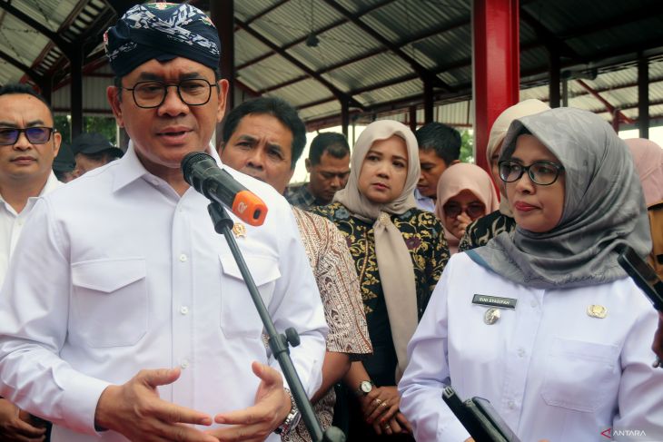 Mendag resmikan pasar tradisional di Blitar