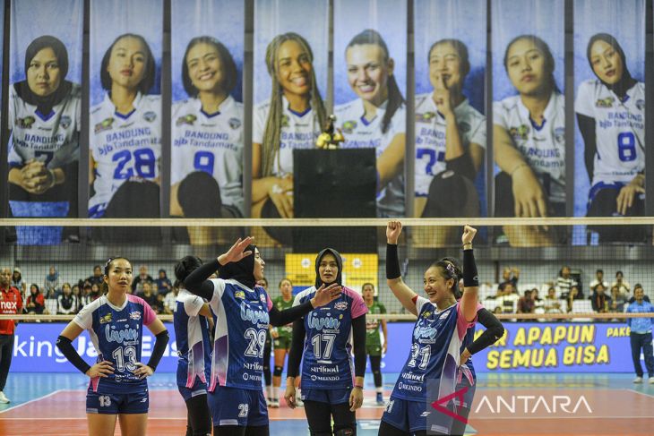 Jakarta Livin Mandiri kalahkan Yogya Falcons
