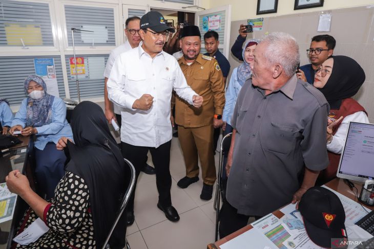 Mensos tinjau pelaksanaan PKG di Gresik