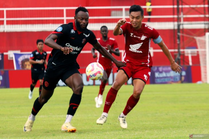 Arema imbang lawan PSM