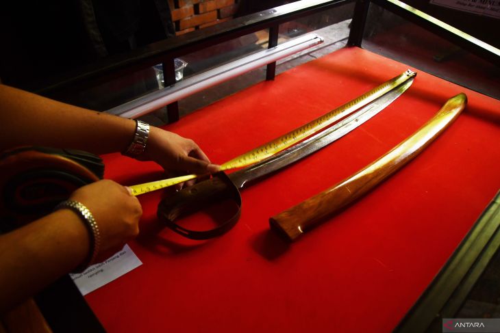 Pameran mothik di Ponorogo