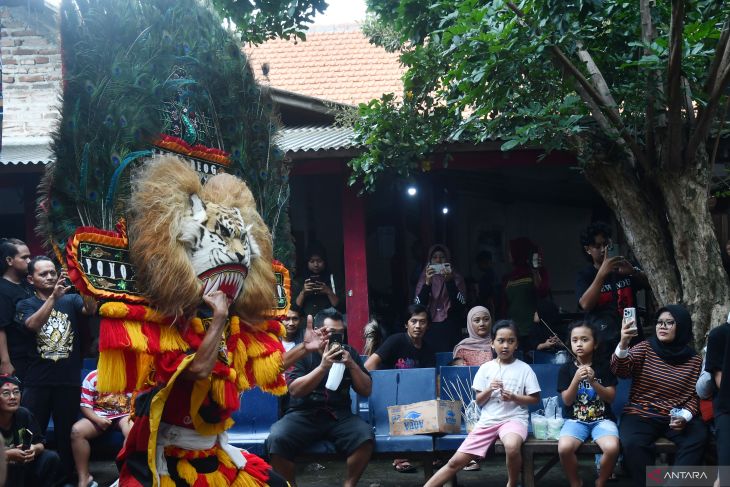 Pertunjukan reog lawas di Ponorogo