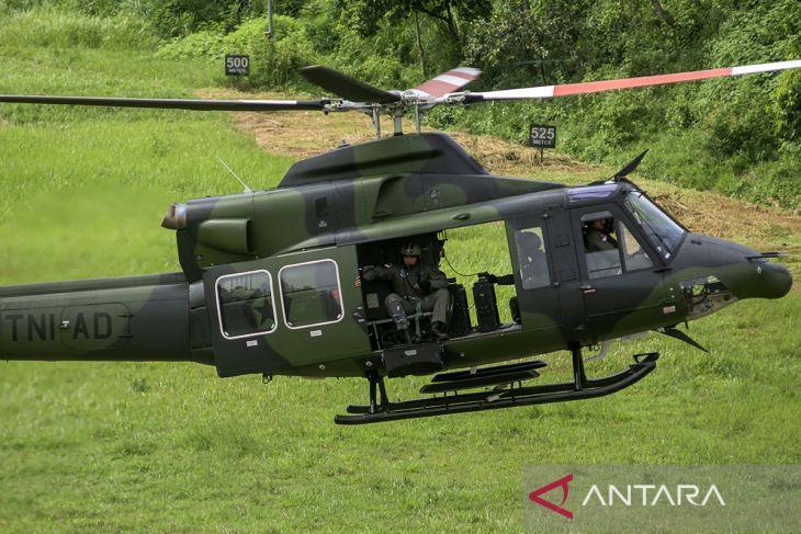 Latihan penembakan senjata pesawat udara