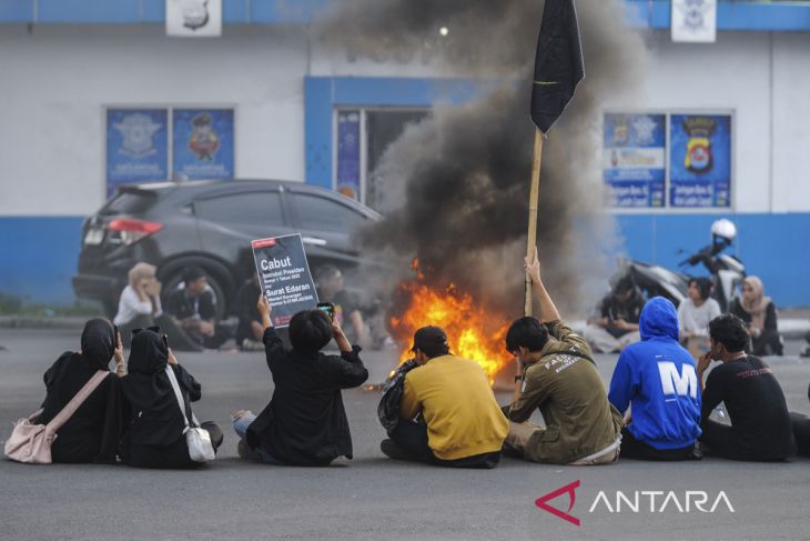 Aksi mahasiswa di Serang