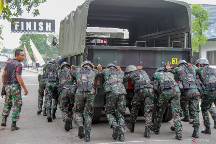 Lomba Pentathlon prajurit Korps Marinir