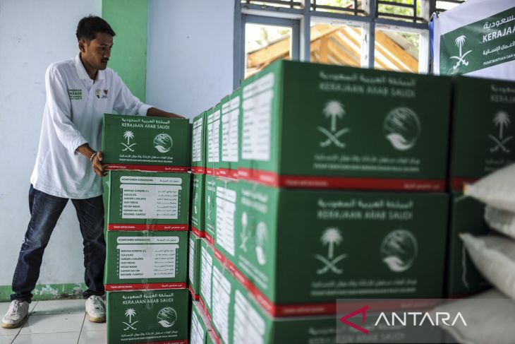 Baznas salurkan bantuan paket pangan Ramadhan