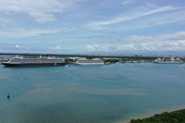Pelabuhan Benoa cetak sejarah usai sandarkan tiga kapal pesiar secara bersamaan