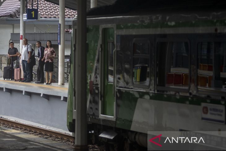 Jumlah penumpang kereta api di Jawa Barat