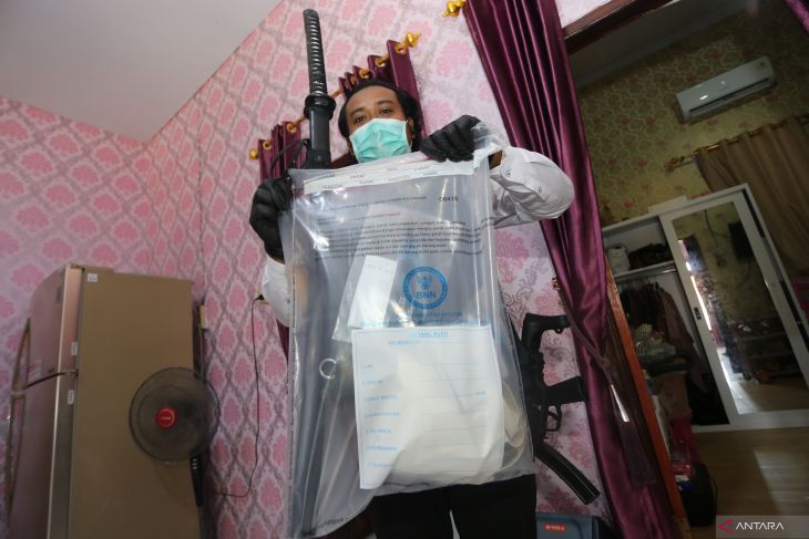 Penggeledahan terkait kasus narkoba di Bangkalan