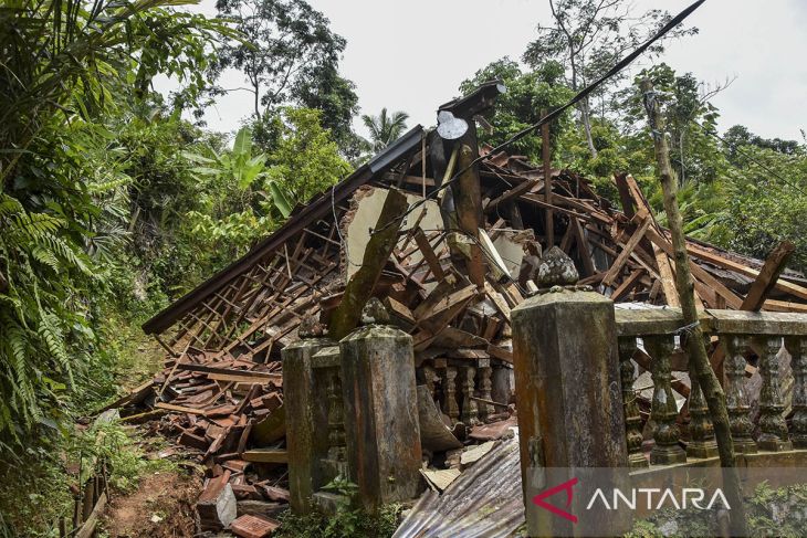 Bencana pergerakan tanah di Tasikmalaya