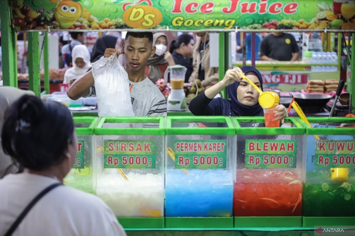 Pasar takjil Ramadhan di Surabaya