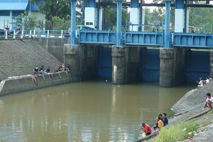 Uji kualitas air sungai Tulungagung