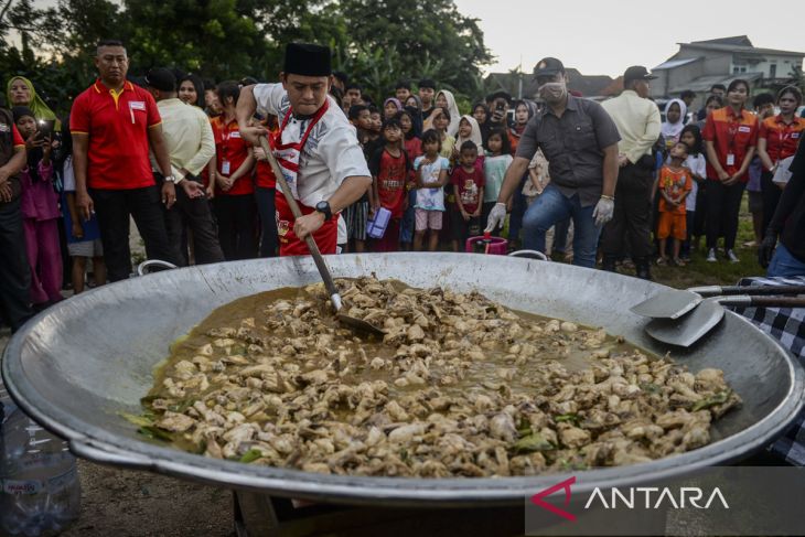 1.000 porsi ayam untuk buka puasa