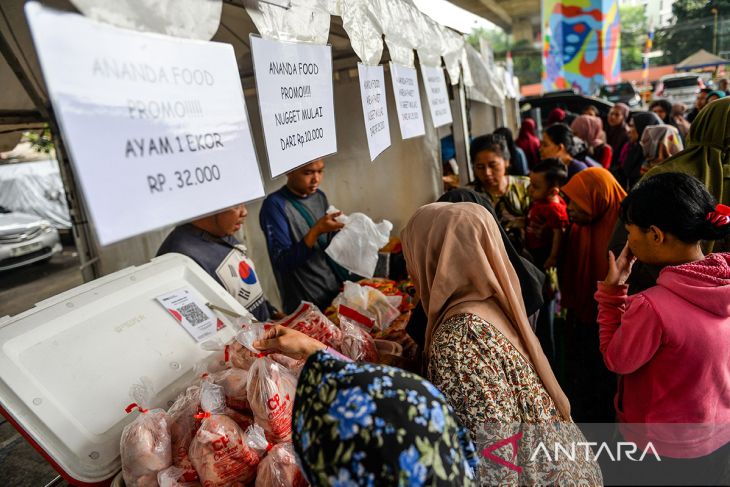 Bazar pangan murah di Bandung