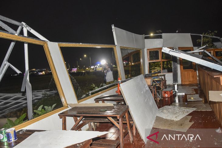 Dampak cuaca ekstrem di Tasikmalaya