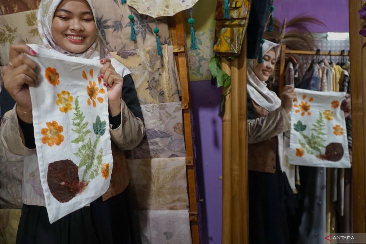 Permintaan busana muslim ecoprint selama Ramadhan