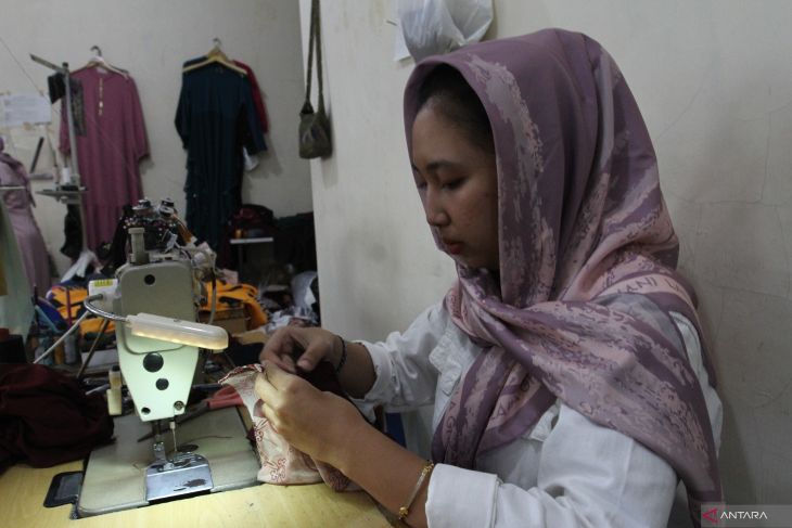 Produksi busana muslim di Malang