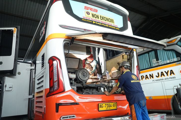 Perawatan bus angkutan mudik Lebaran