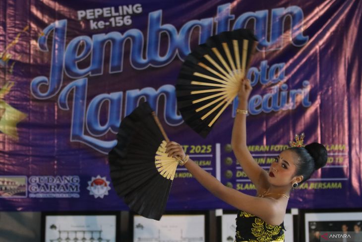 Peringatan berdirinya Jembatan Lama Kediri
