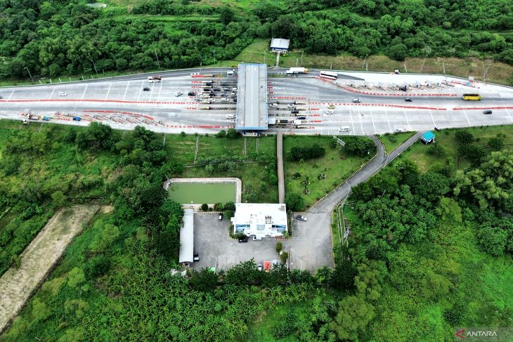 Arus mudik di Tol Warugunung Surabaya